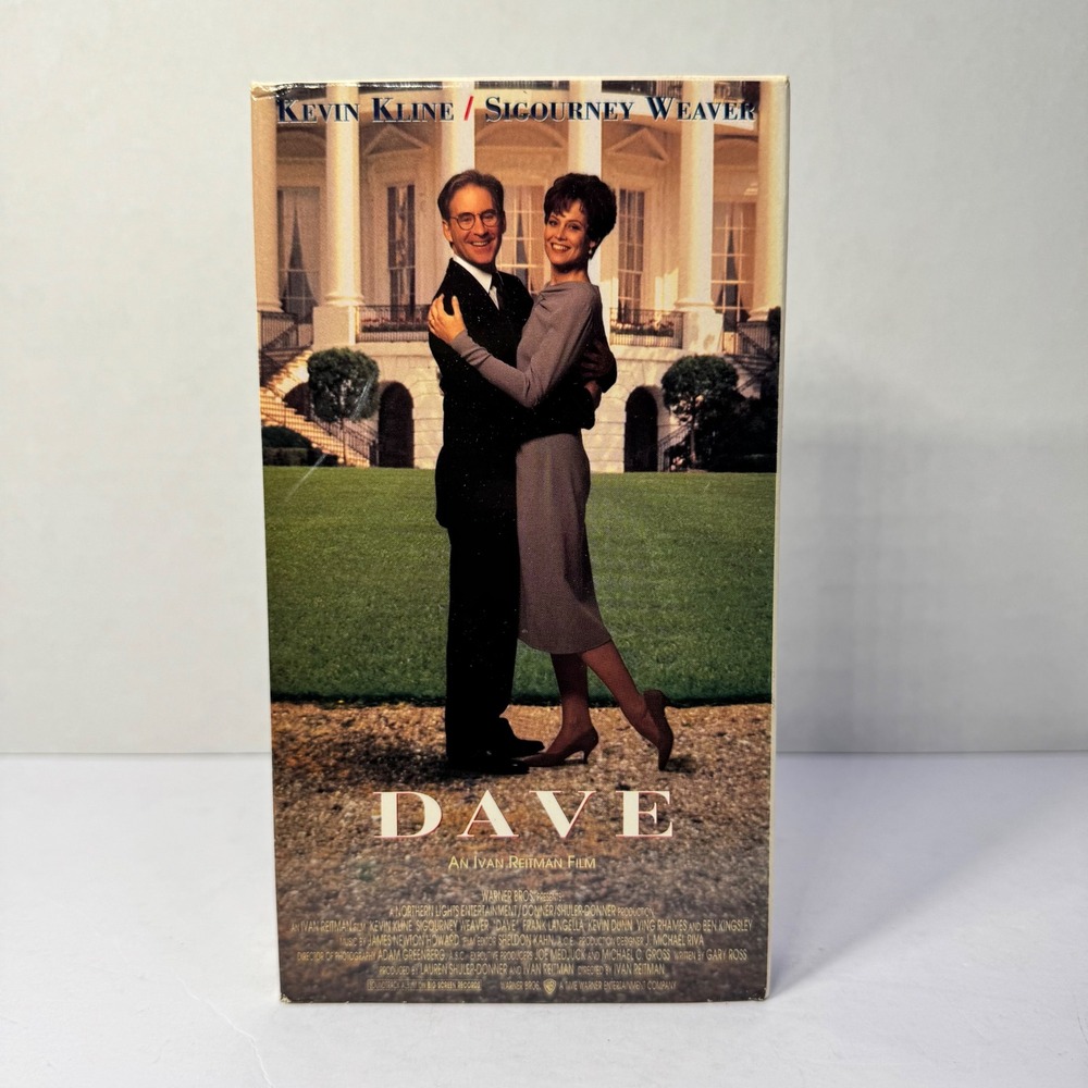 Dave VHS 1993 Kevin Kline Sigourney Weaver‎ Comedy Movie Warner Home Video VTG
